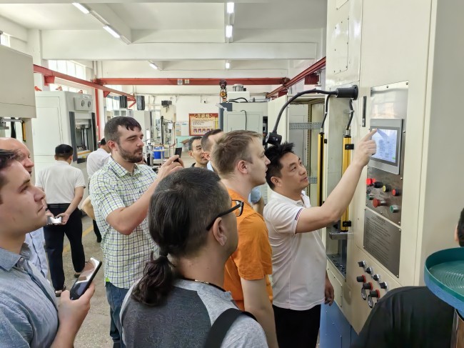 氧化鋁、氧化鋯陶瓷粉末伺服成型機
