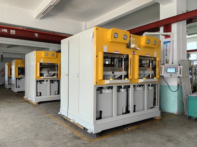 高爾夫球具、運(yùn)動(dòng)器材成型使用碳纖維熱壓機(jī)